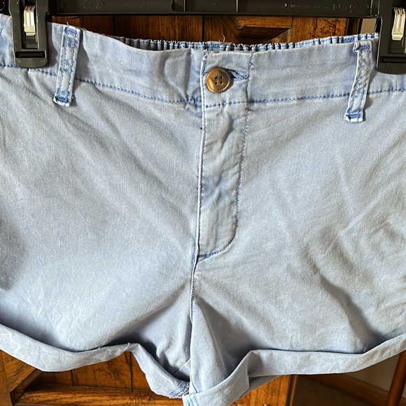Old Navy Chino Shorts - Picture 2 of 4